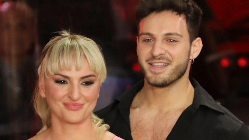 Arisa e Vito Coppola inseparabili: vacanze di Natale (quasi) da coppia