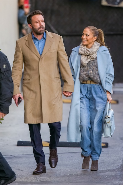 Cappotto colorato: come aggiungere stile al look!