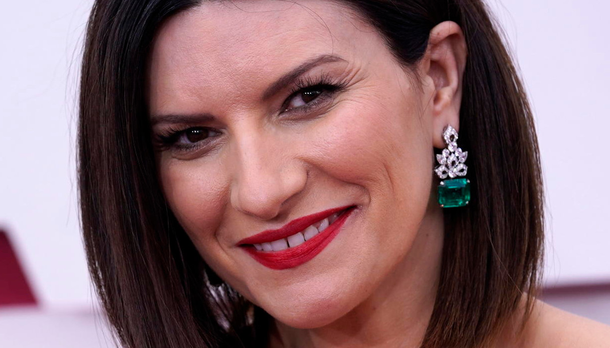 Biagio Antonacci papà, il commento di Laura Pausini su Instagram