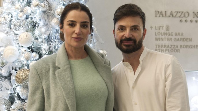 Simone Belli: “Il make up delle Feste? Bocca rossa, glitter e cristalli”