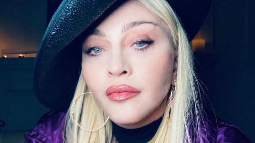 Madonna si traveste da elfo, la festa con il nuovo fidanzato e i figli