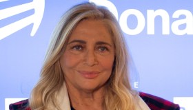 Mara Venier, lotta a colpi di aspirapolvere con il nipotino su Instagram