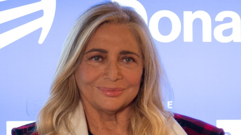 Mara Venier, lotta a colpi di aspirapolvere con il nipotino su Instagram