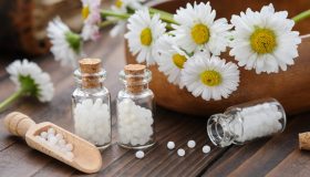 Omeopatia: cos’è e su cosa si basa la medicina dolce