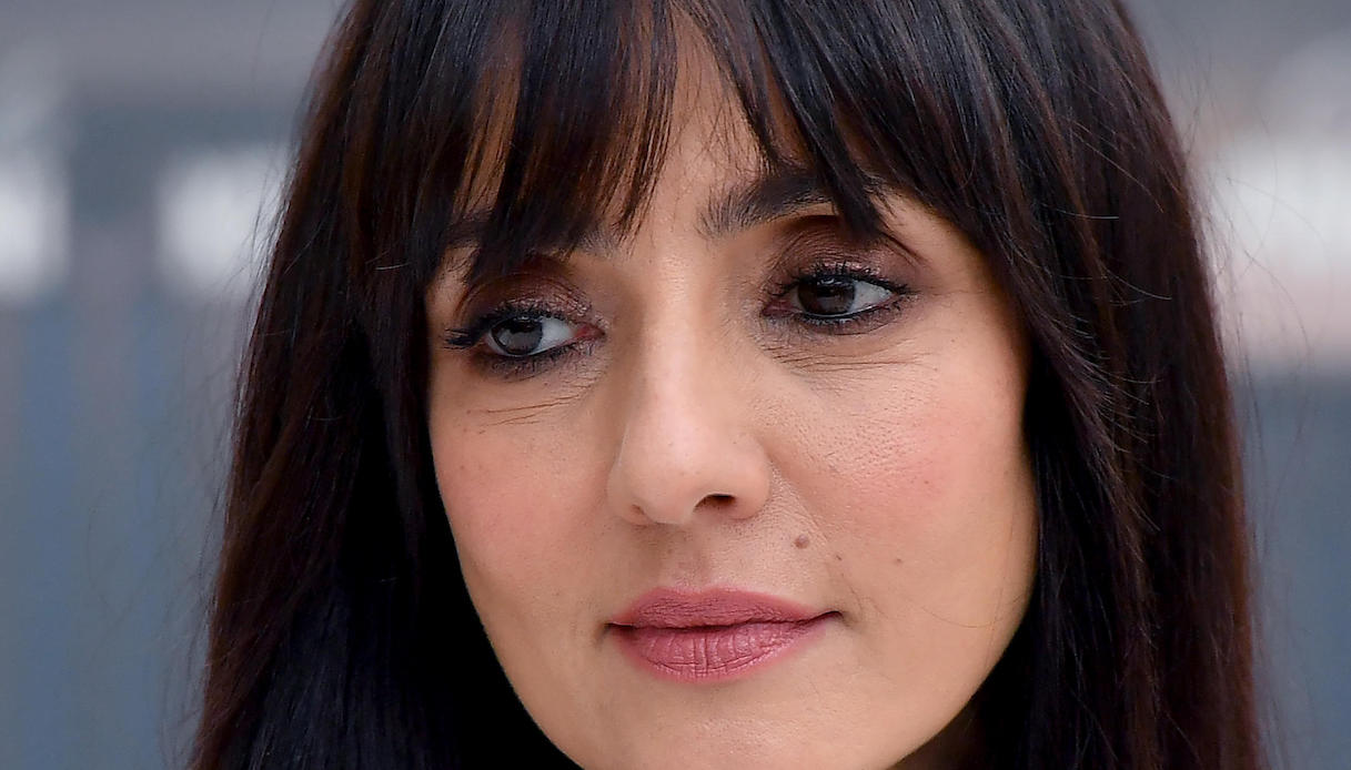 Ambra Angiolini seduce su Instagram: i primi scatti da “Luce”