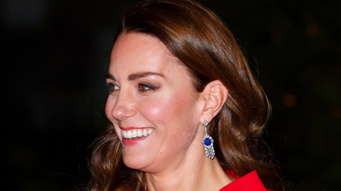 Kate Middleton, foto mai vista col golf-gioiello da 1.600 euro
