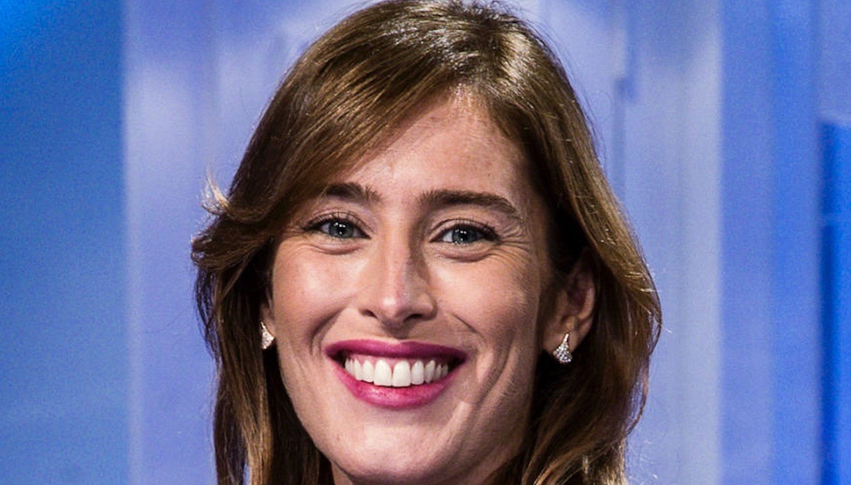 Maria Elena Boschi stupenda a Natale: il look sofisticato e sensuale