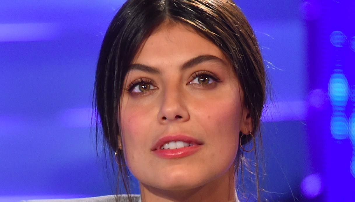 Alessandra Mastronardi ha tradito Ross McCall? Lei fa chiarezza