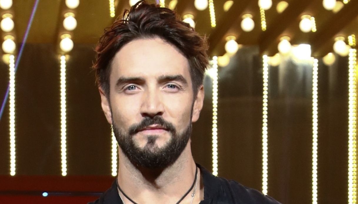 GF Vip, Alex accusato di avere un’altra donna: la sua risposta