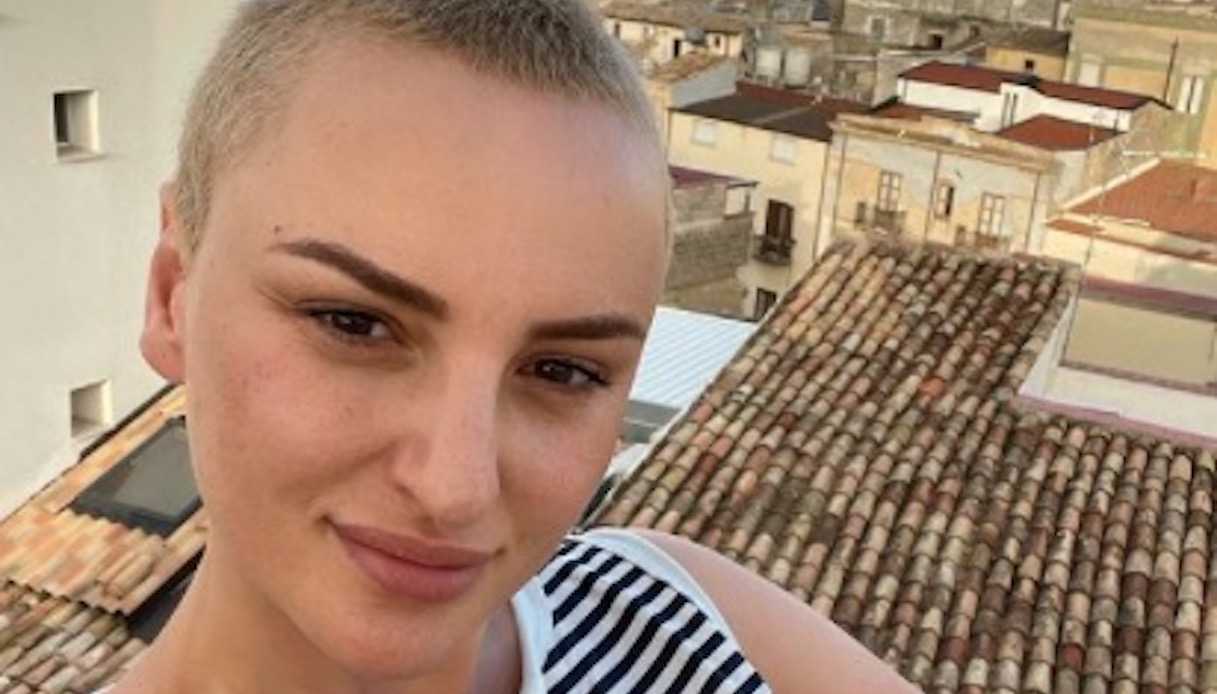 Verissimo: Arisa, la delusione per Sanremo e il mistero dei capelli rasati