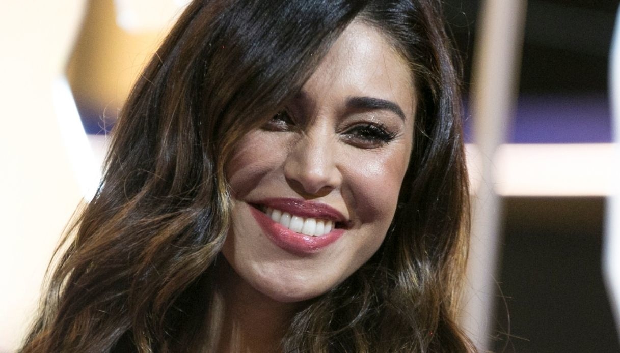 Belen Rodriguez, che ha tutto il diritto di essere donna e mamma (senza giudizi)