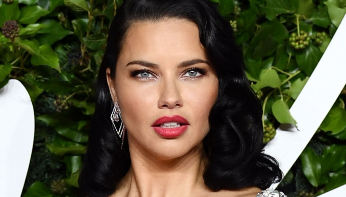 Adriana Lima di nuovo mamma: è nato il piccolo Cyan. Il dolce annuncio su Instagram