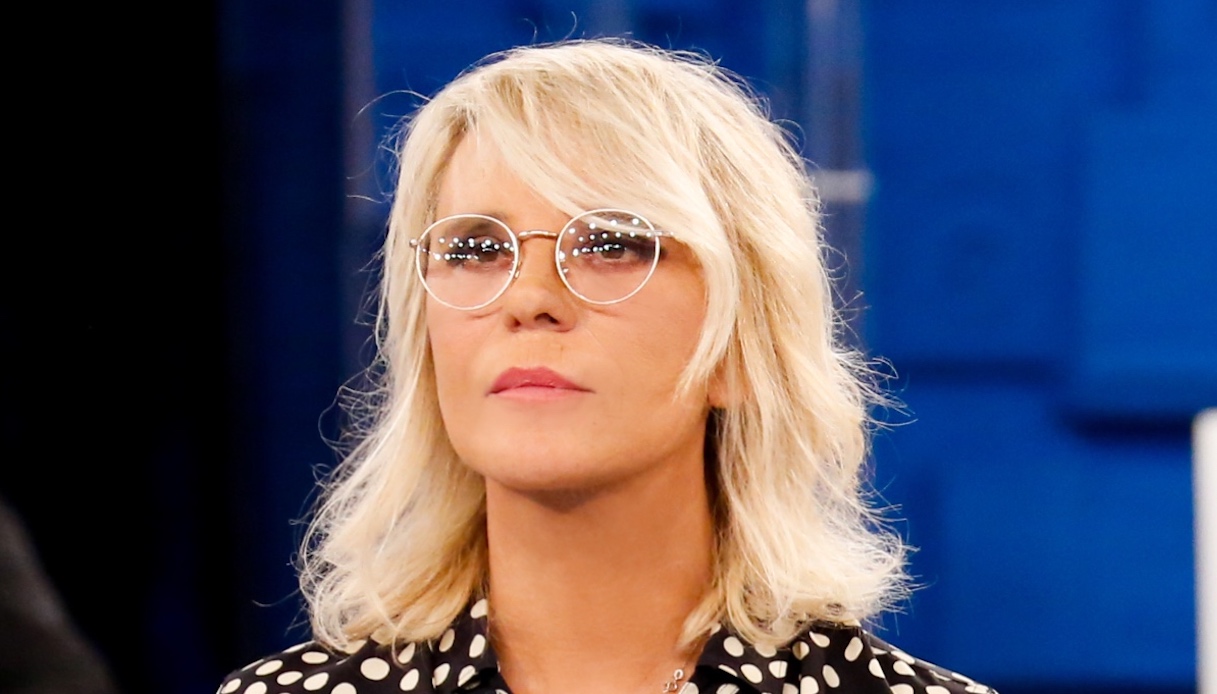 Amici, Elena teme per il suo futuro nella scuola. E LDA è lontano