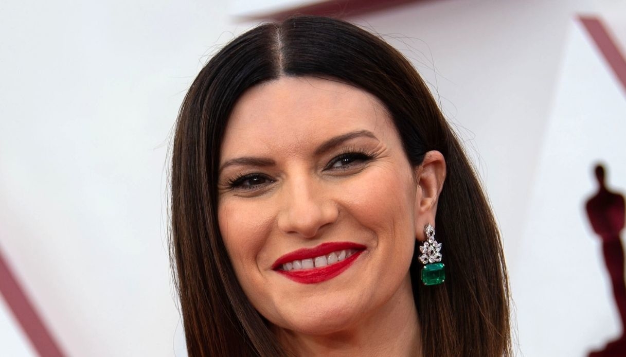 Sanremo 2022, Laura Pausini è tra i super ospiti: il trionfo di Amadeus