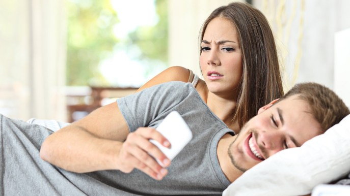 La mia amica ci prova con mio marito