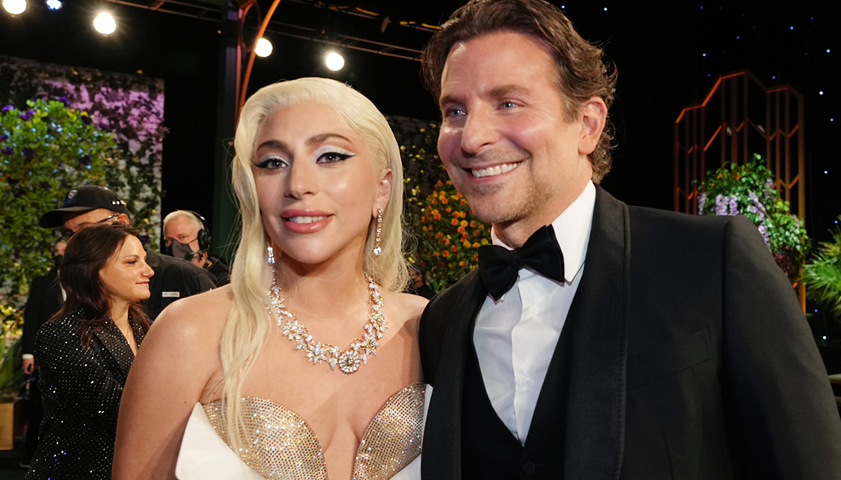 Bradley Cooper e Lady Gaga ai SAG Awards 2022
