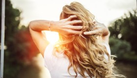 Capelli lunghi dopo i 60 anni? Si certo! E Ornella Muti ci insegna come farlo!