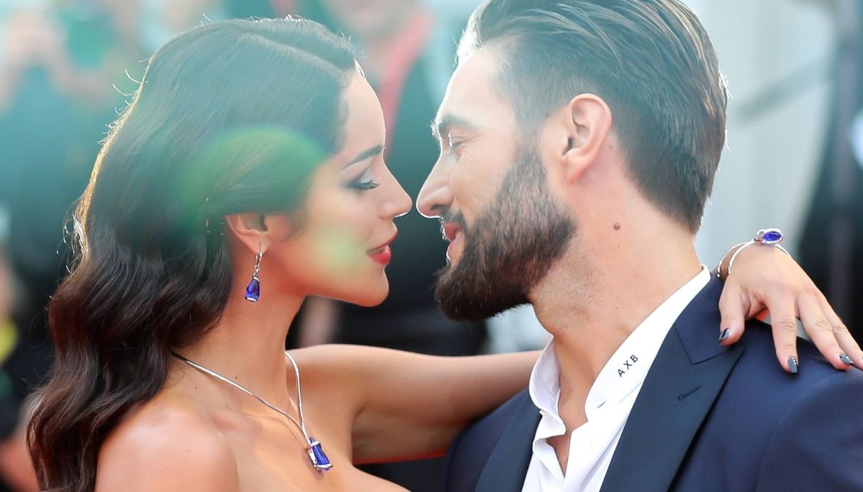 GF Vip, Delia Duran bacia Alex Belli: la furia di Soleil