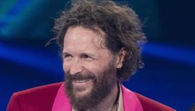 Sanremo 2022, la sorpresa di Jovanotti per Morandi nella serata delle cover