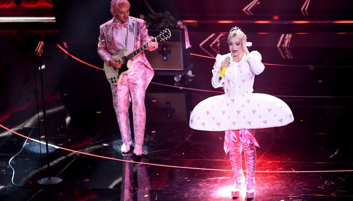 Sanremo 2022, i look più iconici sul palco dell’Ariston