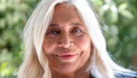 Mara Venier, relax prima di Domenica In su Instagram: i balli scatenati con Giulio