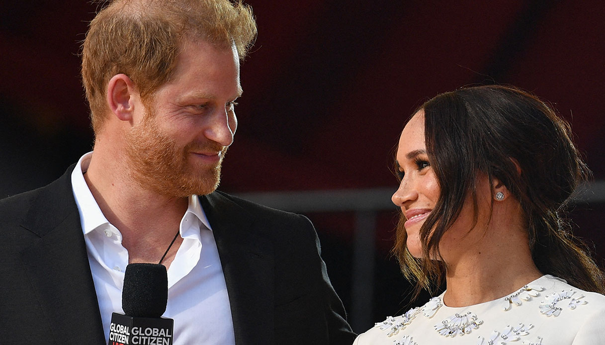 Harry e Meghan tornano in pubblico per il President’s Award (e c’è anche mamma Doria)