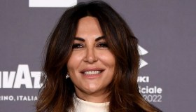 Alessandro Dell’Acqua veste Sabrina Ferilli a Sanremo 2022