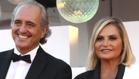 Simona Ventura, su Instagram: le foto a tradimento di Giovanni Terzi