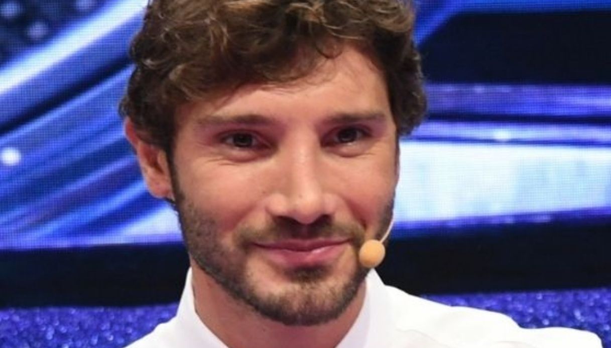 Stefano De Martino lascia la Rai e torna dal suo primo amore