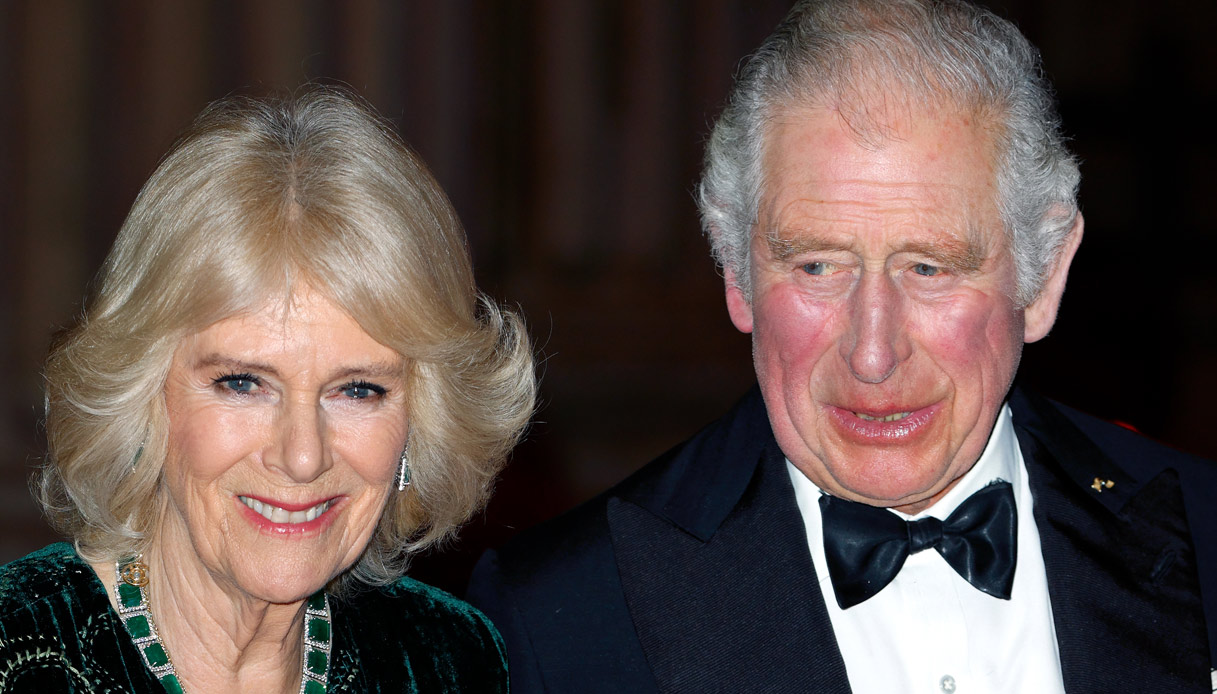 Preoccupazione a Palazzo, Carlo di nuovo positivo al Covid: come sta