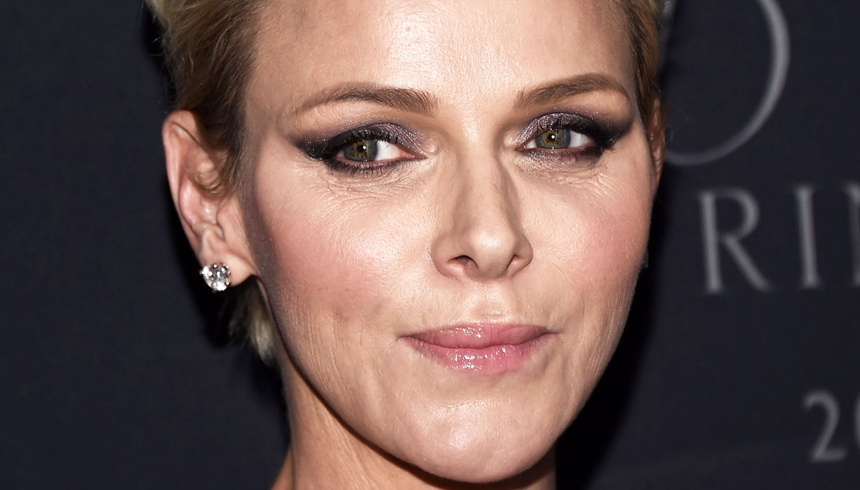 Charlene di Monaco, “crolla il matrimonio con Alberto: fuga in Corsica”