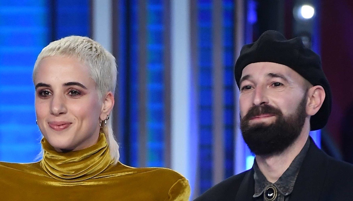 Sanremo 2022, i Coma_Cose saltano il Festival: perché e chi li sostituisce