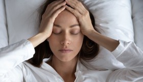 Emicrania, cervello troppo “veloce”, donne a rischio