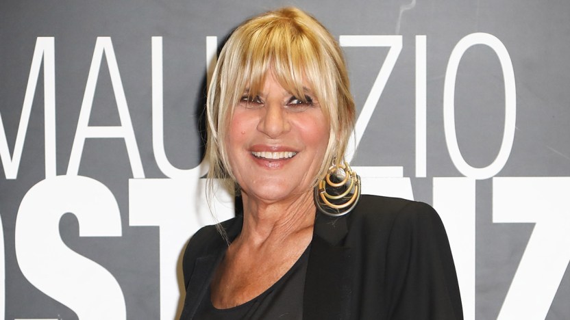 Show a Uomini & Donne: Gemma ruba la sedia a Tina