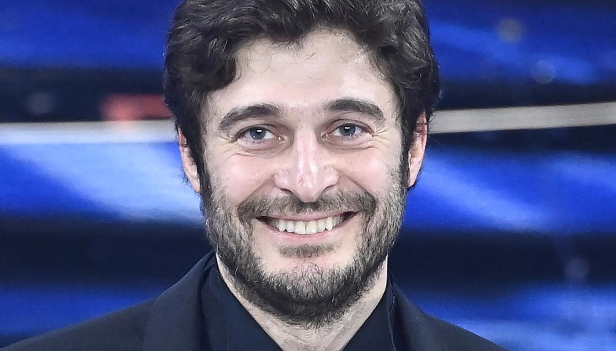 Noi, la fiction con Lino Guanciale: cast, trama, dove e quando vederla