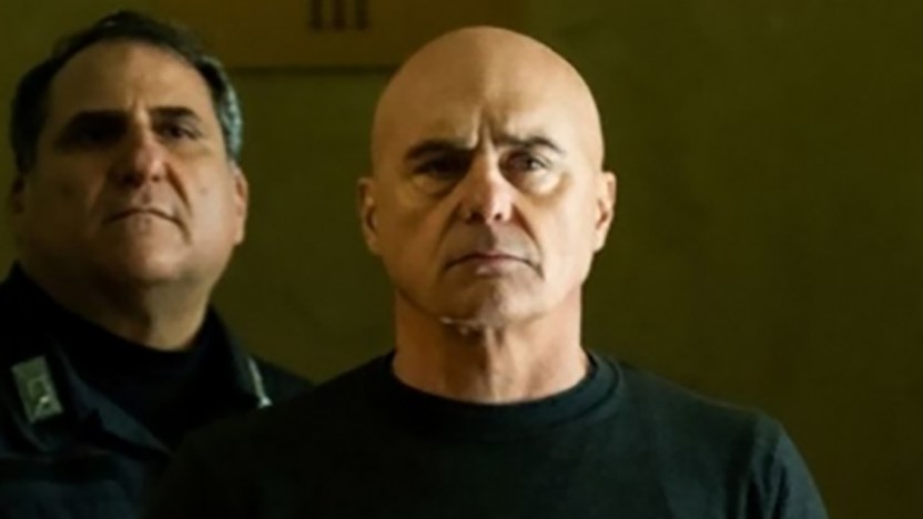 Luca Zingaretti sta tornando: il trailer de Il Re. Quando vederlo