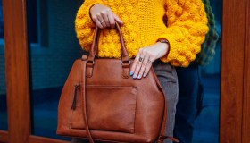 Come rifare il look alla tua borsa con questi portachiavi