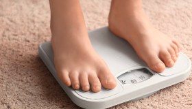 Sovrappeso nei bambini: 7 consigli per tenerlo sotto controllo