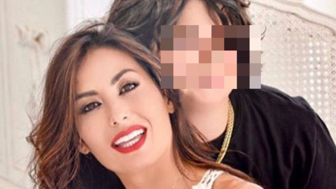 È il figlio di una delle conduttrici più amate: oggi compie 12 anni ed è identico al papà