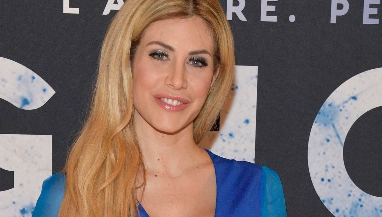 La Pupa e il Secchione, primi problemi: Paola Caruso ricoverata in ospedale