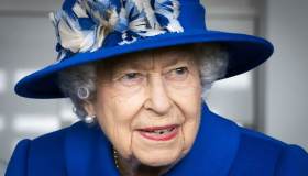 La Regina Elisabetta potrebbe saltare la cerimonia commemorativa di Filippo: motivi di salute