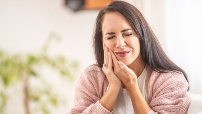 Parodontite, perché le gengive malate mettono in pericolo il sorriso