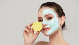 Pelle lucida, come combatterla con i cosmetici naturali