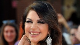 Cristina D’Avena ci insegna come indossare il bikini a 57 anni. La foto su Instagram