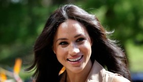 Il segreto della chioma perfetta e luccicante di Meghan Markle costa meno di 20 euro