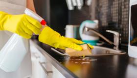 Sapone giallo, ecologico ed economico: come usarlo per pulire tutta la casa