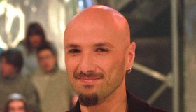 Vent’anni senza Alex Baroni: dall’amore con Giorgia alle canzoni immortali