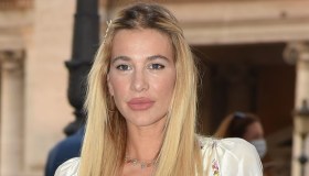 Clizia Incorvaia su Instagram: “Ho smesso di allattare”. E risponde alle critiche