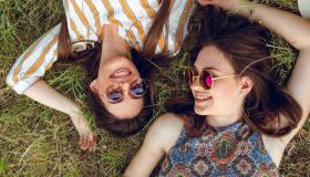 Frasi sull’amicizia tra donne: le dediche emozionanti per l’amica del cuore