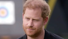 Harry rompe il silenzio sulla Regina. “Grave insulto e arroganza senza limiti”